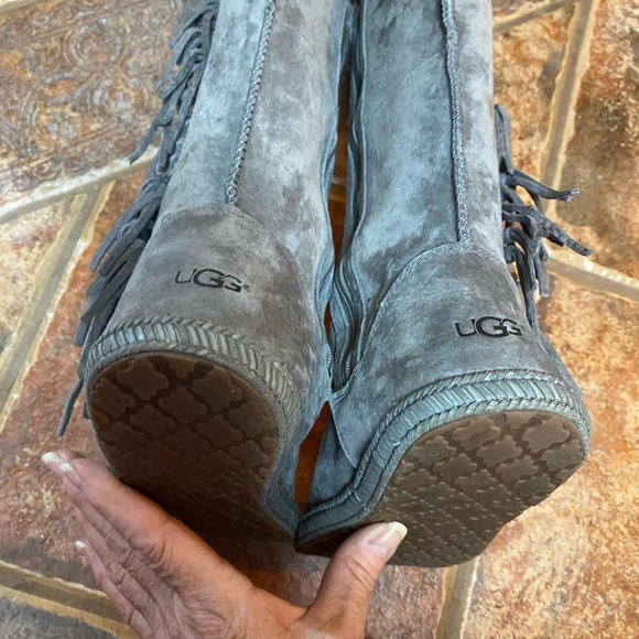 Like new! UGG W Mammoth Moccasin fringe Charcoal Gray suede knee high zip boots - Picture 6 of 11